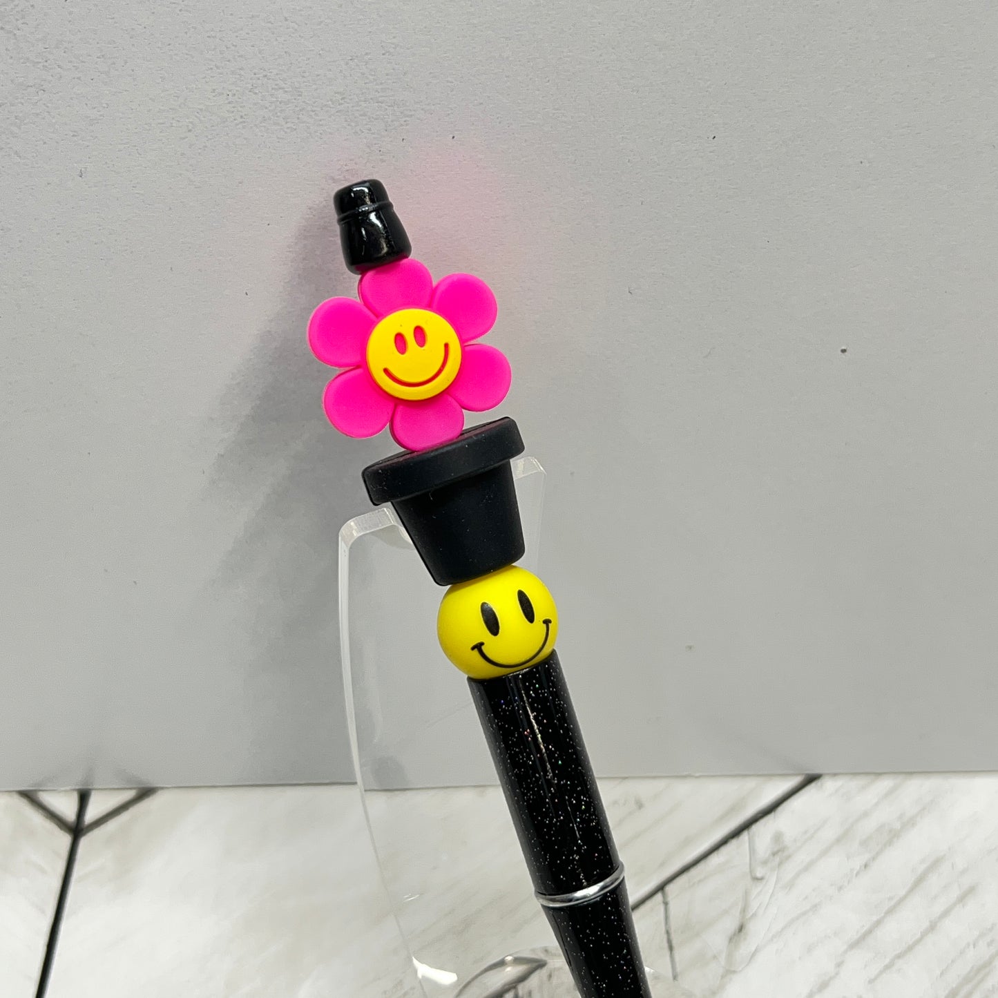 Pink Happy Daisy Plastic Pen